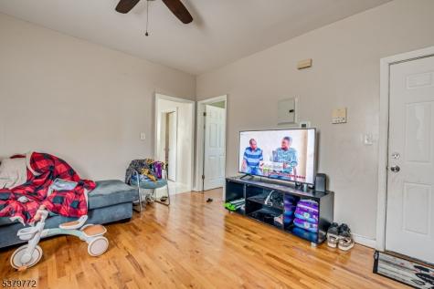 369 21ST Street Irvington NJ 07111