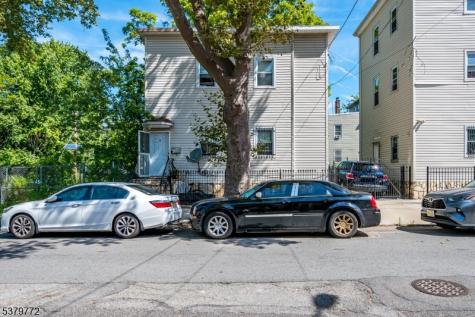 369 21ST Street Irvington NJ 07111