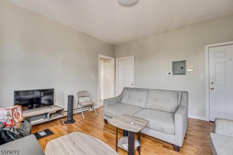 369 21ST Street Irvington NJ 07111