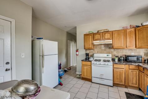 369 21ST Street Irvington NJ 07111