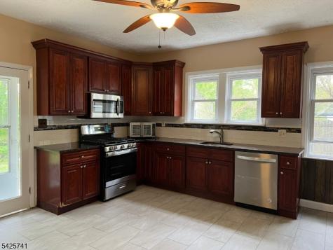11 Griggs Place Manville NJ 08835