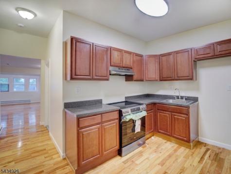1035 Hunterdon Street Newark NJ 07112