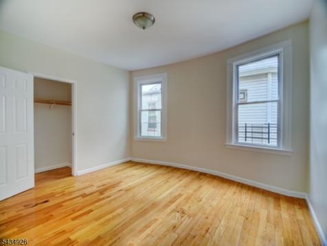 1035 Hunterdon Street Newark NJ 07112