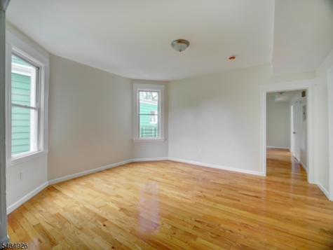 1035 Hunterdon Street Newark NJ 07112