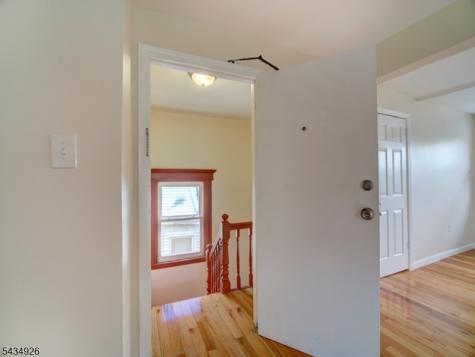 1035 Hunterdon Street Newark NJ 07112