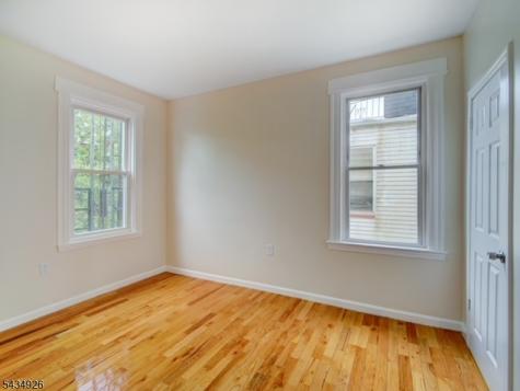 1035 Hunterdon Street Newark NJ 07112