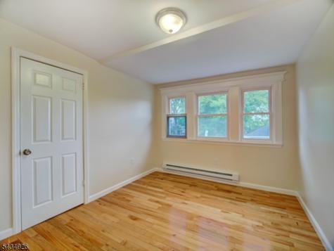 1035 Hunterdon Street Newark NJ 07112