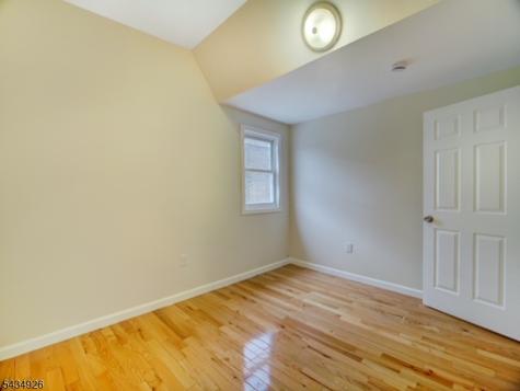 1035 Hunterdon Street Newark NJ 07112