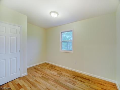 1035 Hunterdon Street Newark NJ 07112