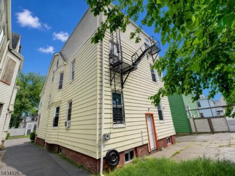 1035 Hunterdon Street Newark NJ 07112