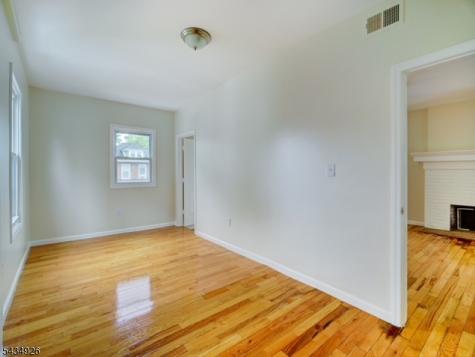 1035 Hunterdon Street Newark NJ 07112