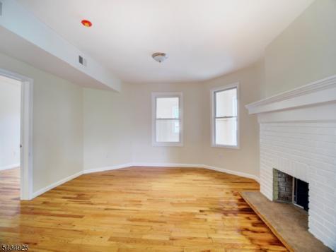 1035 Hunterdon Street Newark NJ 07112