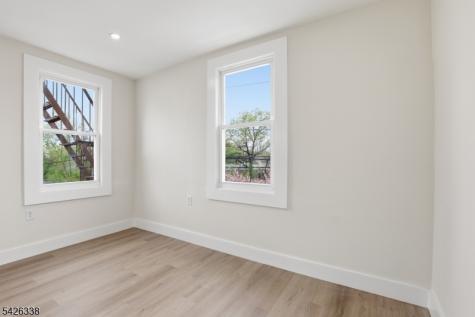 470 14TH Avenue Newark NJ 07106