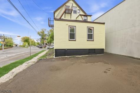 470 14TH Avenue Newark NJ 07106
