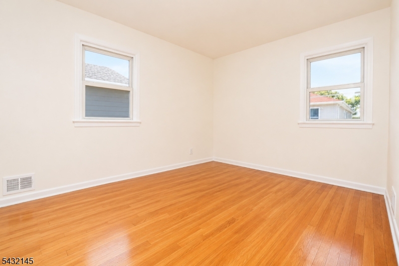 88 Manchester Place Newark NJ 07104