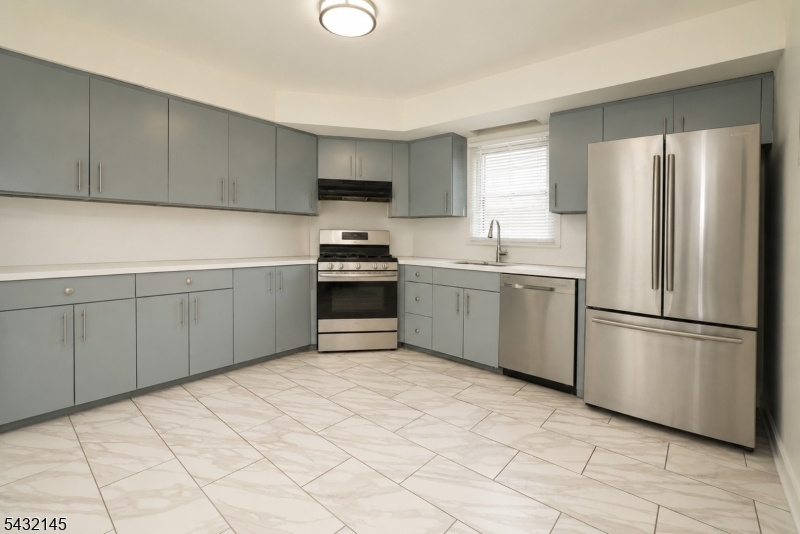 88 Manchester Place Newark NJ 07104