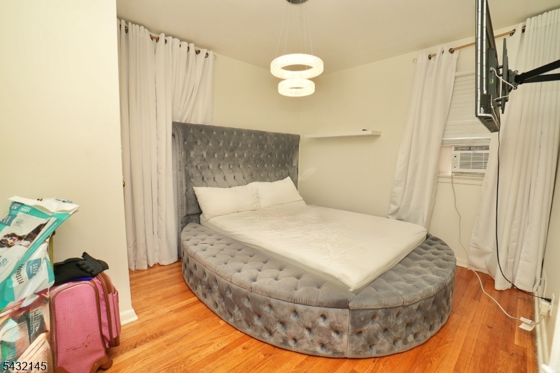 88 Manchester Place Newark NJ 07104
