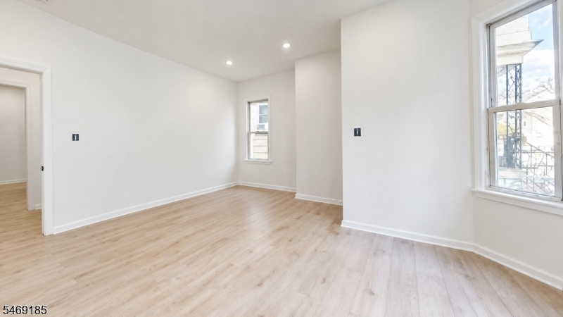 321 Amherst Street East Orange NJ 07018