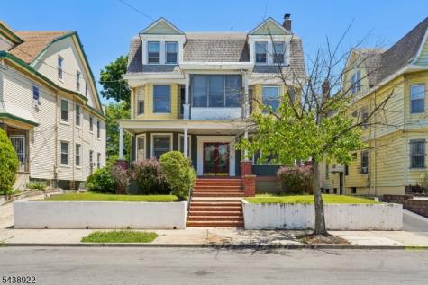 20 Leo Place Newark NJ 07108