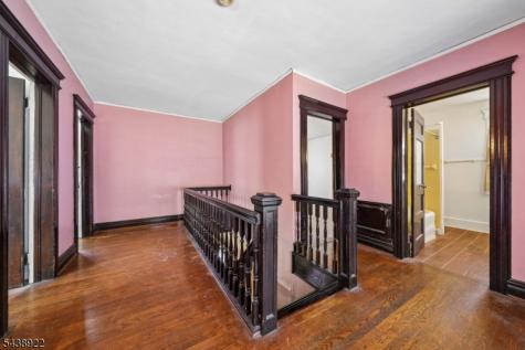 20 Leo Place Newark NJ 07108