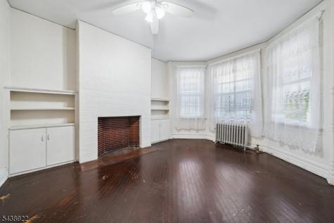 20 Leo Place Newark NJ 07108
