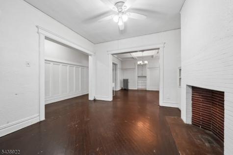 20 Leo Place Newark NJ 07108