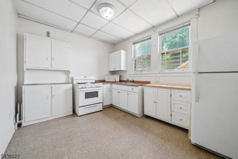 20 Leo Place Newark NJ 07108