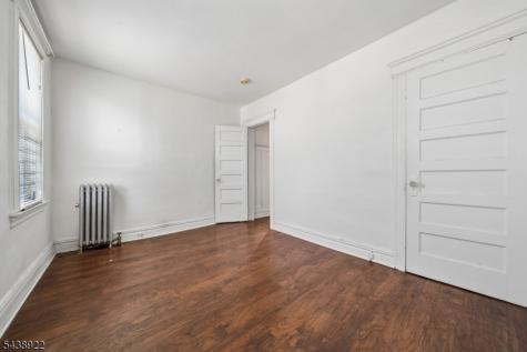 20 Leo Place Newark NJ 07108