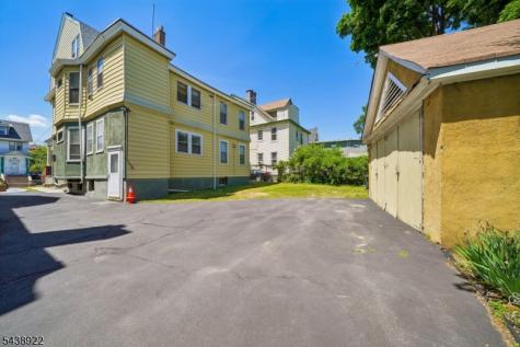 20 Leo Place Newark NJ 07108
