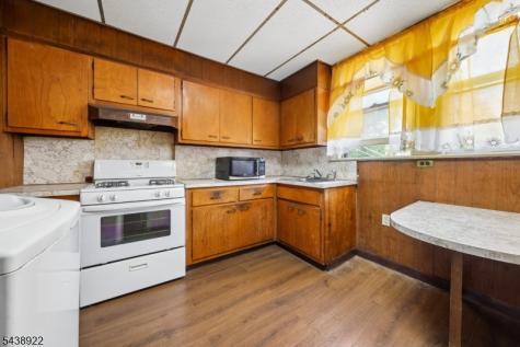 20 Leo Place Newark NJ 07108
