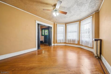20 Leo Place Newark NJ 07108