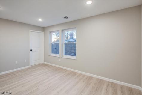 1081 18TH Avenue Newark NJ 07106