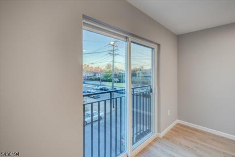 1081 18TH Avenue Newark NJ 07106