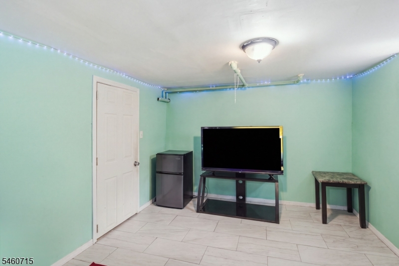1053 Sanford Avenue Irvington NJ 07111