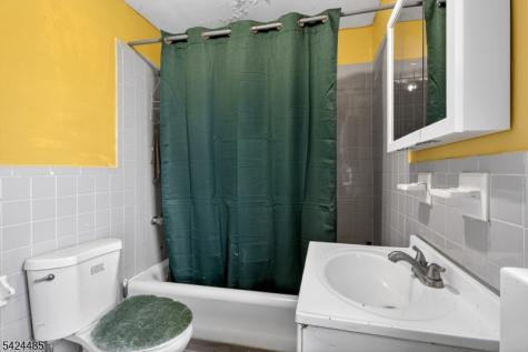 819 Lyons Avenue Irvington NJ 07111