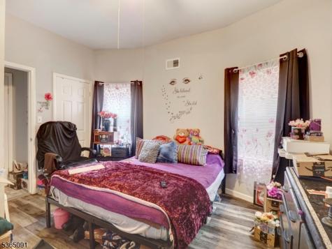 102 N 17th Street East Orange NJ 07017