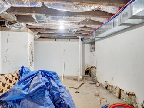 102 N 17th Street East Orange NJ 07017