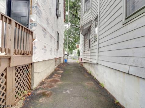 102 N 17th Street East Orange NJ 07017