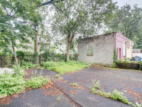 102 N 17th Street East Orange NJ 07017