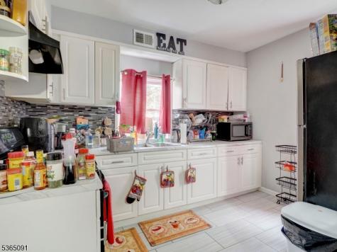 102 N 17th Street East Orange NJ 07017