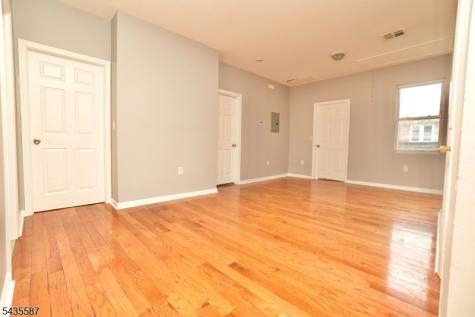 395 S 15th Street Newark NJ 07103