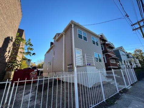 858 S 16th Street Newark NJ 07108