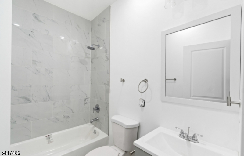 858 S 16th Street Newark NJ 07108