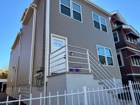 858 S 16th Street Newark NJ 07108