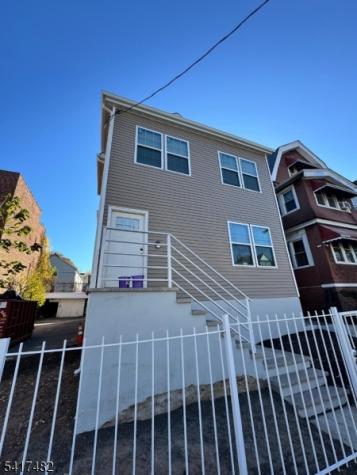 858 S 16th Street Newark NJ 07108