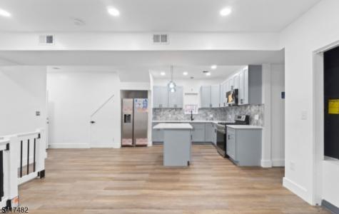 858 S 16th Street Newark NJ 07108