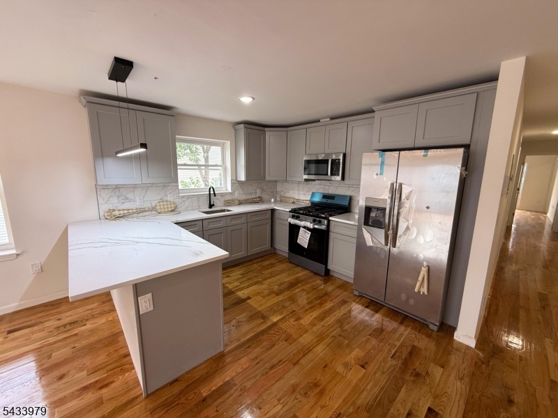 144 Fabyan Place Newark NJ 07112