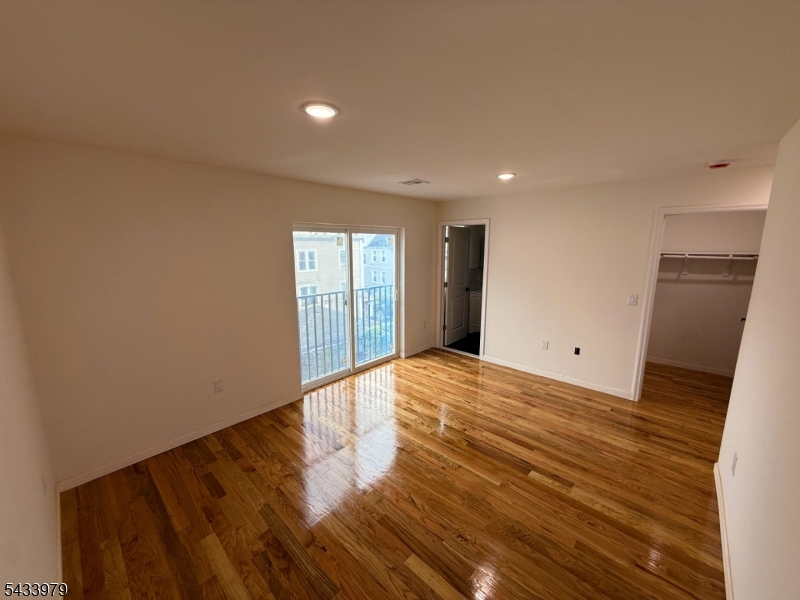 144 Fabyan Place Newark NJ 07112