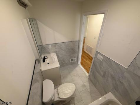 144 Fabyan Place Newark NJ 07112