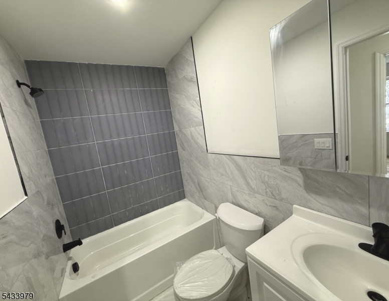 144 Fabyan Place Newark NJ 07112